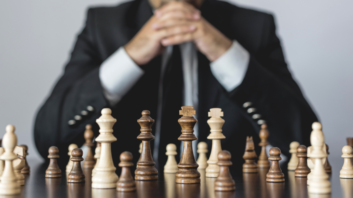 man-playing-chess-how-to-mitigate-political-risks-in-business
